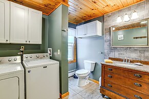 Lisle Apt: 4 Mi to Dorchester Lake!