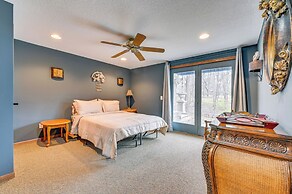 Walk to Saylorville Lake: Spacious Home w/ Deck!