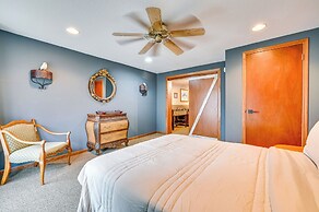 Walk to Saylorville Lake: Spacious Home w/ Deck!