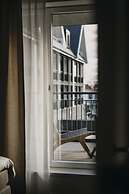 Huswell - The Tide - Stylish Sea View Apartment for 4 - Prime Location