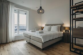 Huswell - The Tide - Stylish Sea View Apartment for 4 - Prime Location