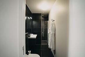 Huswell - The Tide - Stylish Sea View Apartment for 4 - Prime Location