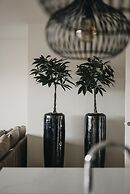 Huswell - The Tide - Stylish Sea View Apartment for 4 - Prime Location