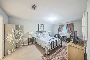 Spacious 6br Getaway Near Houston's Best 6 Bedroom Home