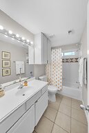 Spacious 6br Getaway Near Houston's Best 6 Bedroom Home