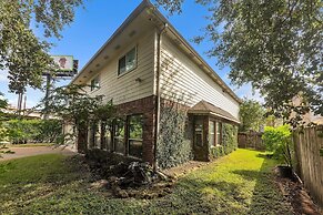 Spacious 6br Getaway Near Houston's Best 6 Bedroom Home