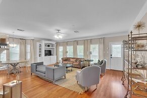 Spacious 6br Getaway Near Houston's Best 6 Bedroom Home