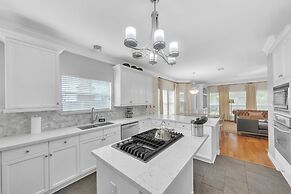 Spacious 6br Getaway Near Houston's Best 6 Bedroom Home