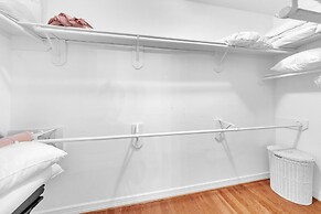 Spacious 6br Getaway Near Houston's Best 6 Bedroom Home