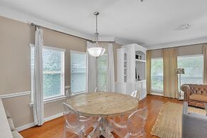 Spacious 6br Getaway Near Houston's Best 6 Bedroom Home