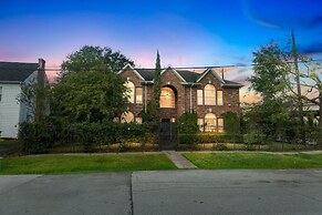 Spacious 6br Getaway Near Houston's Best 6 Bedroom Home