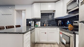 Sierra Manors #61 2 Bedroom Condo