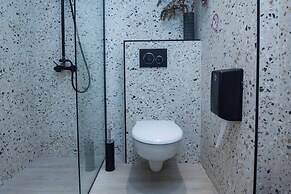 Lovely Brand New Studio byVictoria Metro