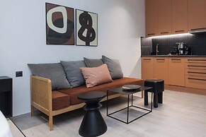 Lovely Brand New Studio byVictoria Metro