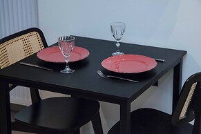 Lovely Brand New Studio byVictoria Metro