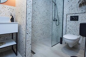 Lovely Brand New Studio byVictoria Metro