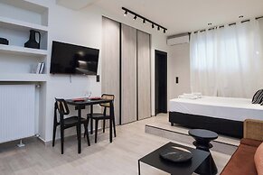 Lovely Brand New Studio byVictoria Metro