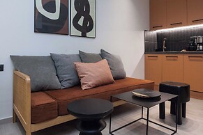 Lovely Brand New Studio byVictoria Metro