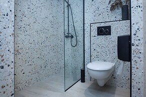 Lovely Brand New Studio byVictoria Metro