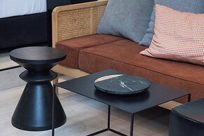 Lovely Brand New Studio byVictoria Metro