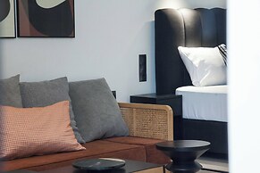 Lovely Brand New Studio byVictoria Metro