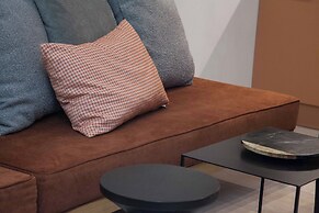 Lovely Brand New Studio byVictoria Metro