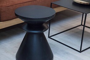 Lovely Brand New Studio byVictoria Metro