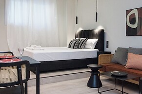 Lovely Brand New Studio byVictoria Metro