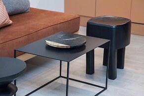 Lovely Brand New Studio byVictoria Metro