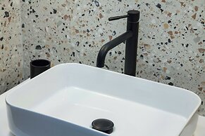 Lovely Brand New Studio byVictoria Metro