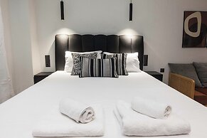 Lovely Brand New Studio byVictoria Metro