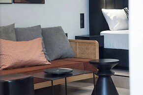 Lovely Brand New Studio byVictoria Metro