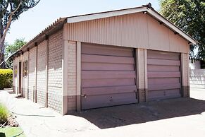 Luxurious Urban Oasis - 2276