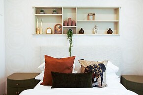 Luxurious Urban Oasis - 2276