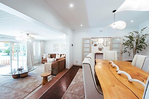 Luxurious Urban Oasis - 2276