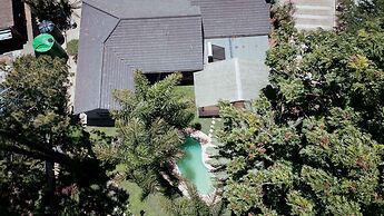 Luxurious Urban Oasis - 2276