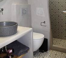 Lemonia Suites With Outdoor BBQ Area