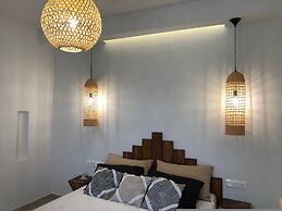 Lemonia Suites With Outdoor BBQ Area