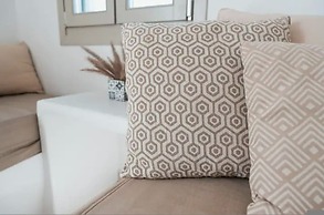 Lemonia Suites With Outdoor BBQ Area