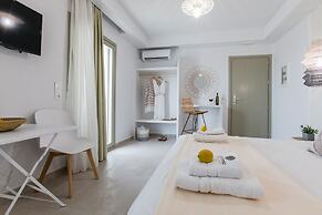 Lemonia Suites With Outdoor BBQ Area