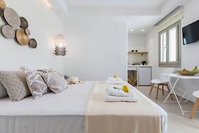 Lemonia Suites With Outdoor BBQ Area