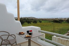 Lemonia Suites With Outdoor BBQ Area