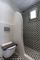 Lemonia Suites With Outdoor BBQ Area