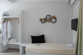 Lemonia Suites With Outdoor BBQ Area