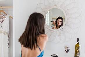 Lemonia Suites With Outdoor BBQ Area