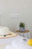 Lemonia Suites With Outdoor BBQ Area