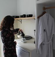 Lemonia Suites With Outdoor BBQ Area