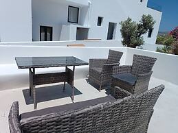 Lemonia Suites With Outdoor BBQ Area