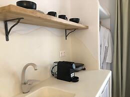 Lemonia Suites With Outdoor BBQ Area