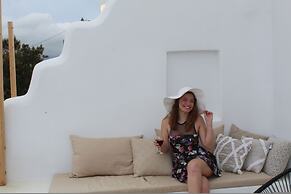 Lemonia Suites With Outdoor BBQ Area